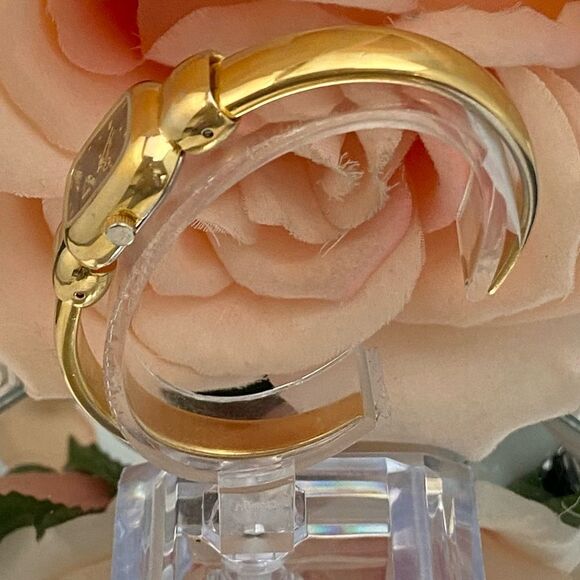 Vintage Gruen Precision Swiss Parts Diamond Accented Dial Hinged Bangle Watch - Picture 7 of 15